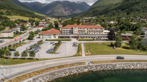 Отель Thon PartnerHotel Jølster  Skei I Jølster